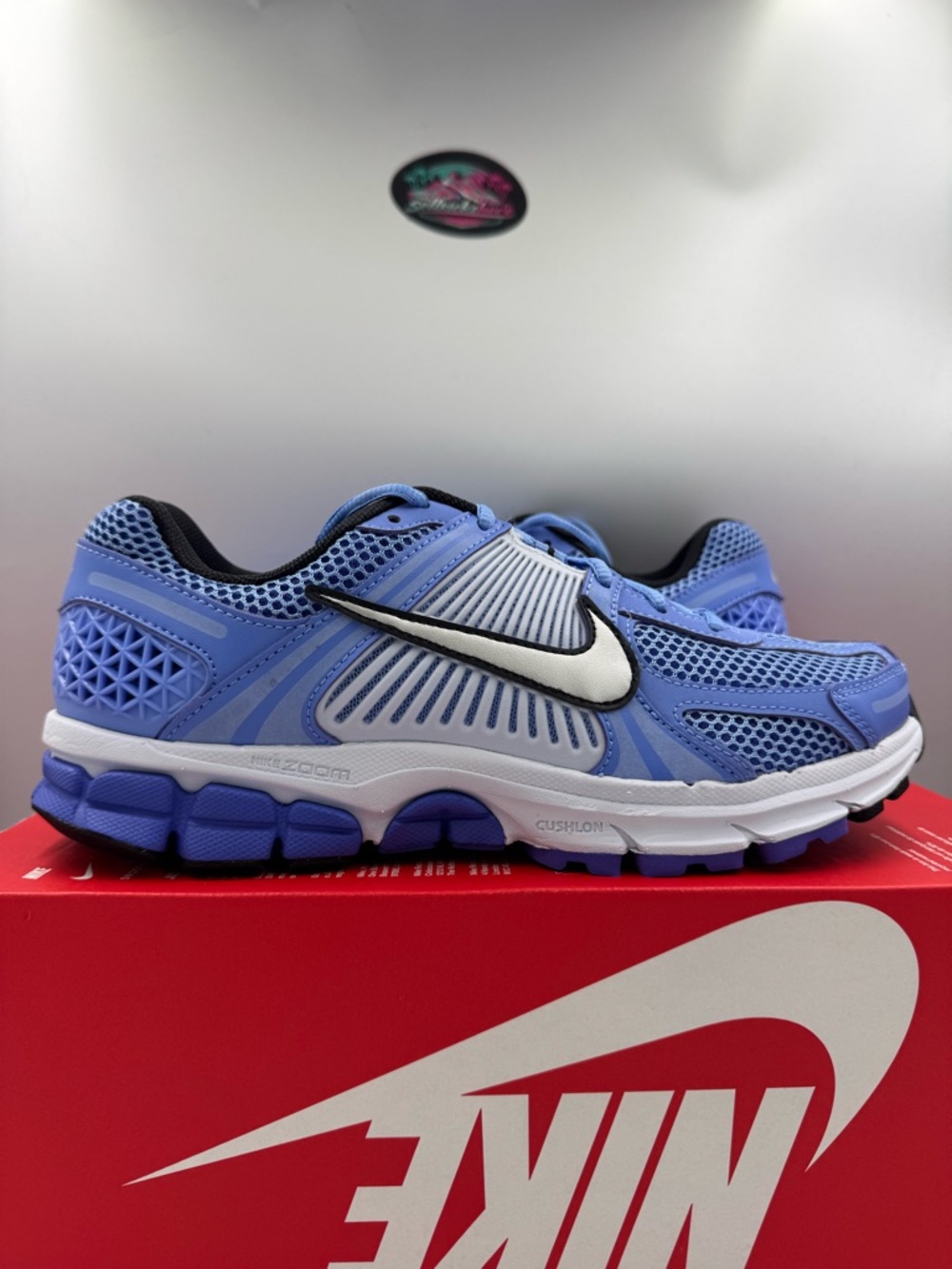 Nike Air Zoom Vomero 5 Royal Pulse BRAND NEW Size 7.5 Women